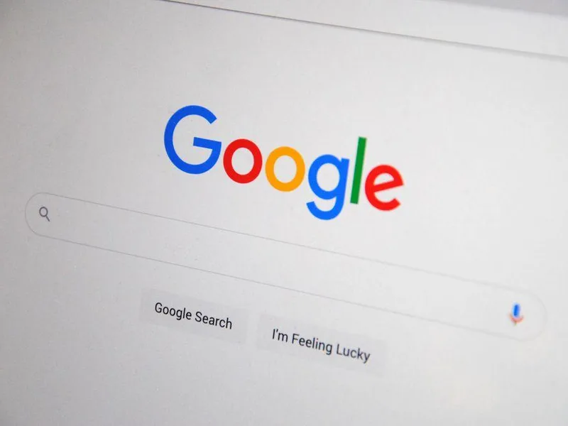 Google search homepage on a white computer screen